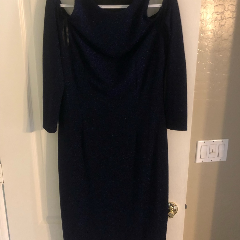 Dress - Picture 3 of 4